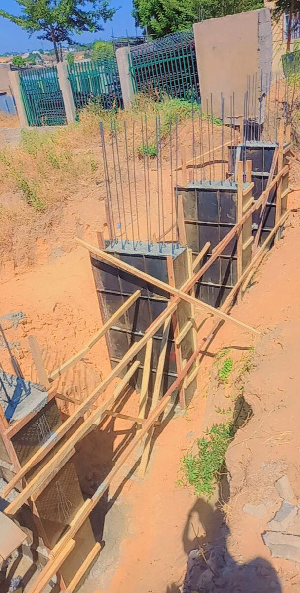 Retaining wall formwork and columns